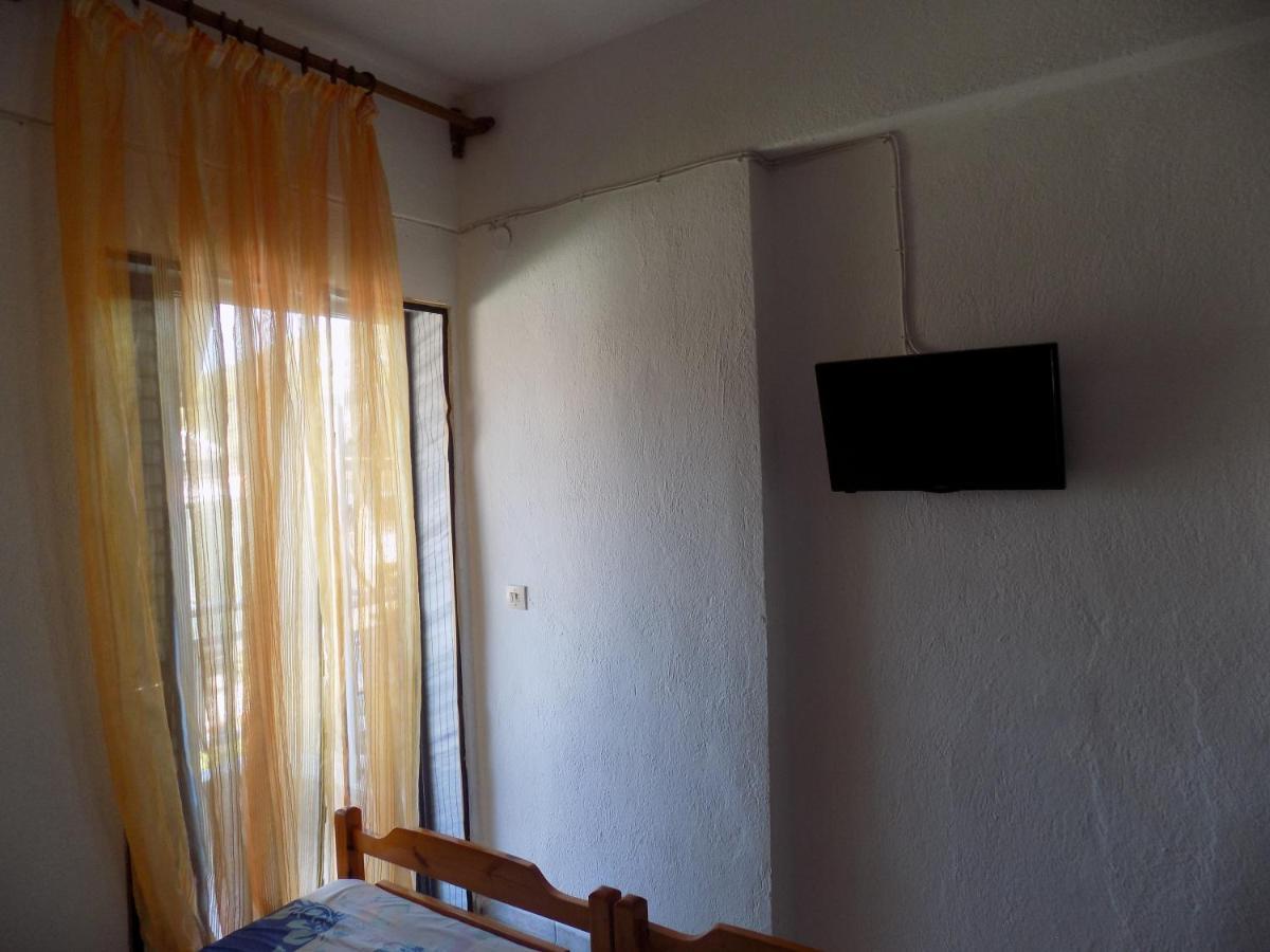 Dialekti Studios Toroni Bagian luar foto