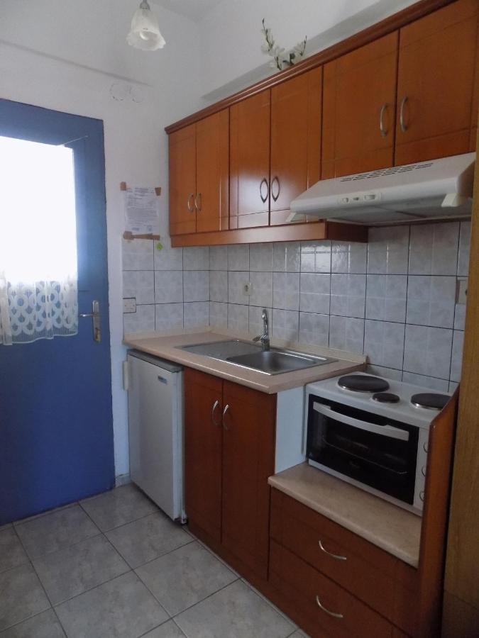 Dialekti Studios Toroni Bagian luar foto