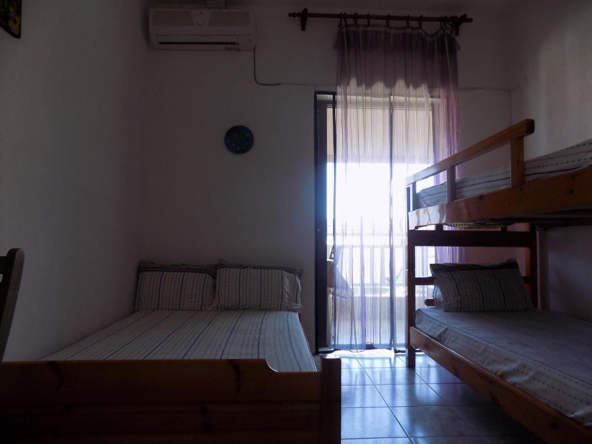 Dialekti Studios Toroni Bagian luar foto