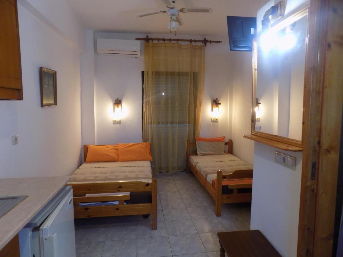 Dialekti Studios Toroni Bagian luar foto